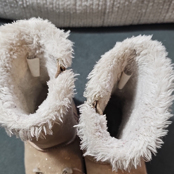 Cute Tan Furry Toddler Boots - Picture 2 of 5
